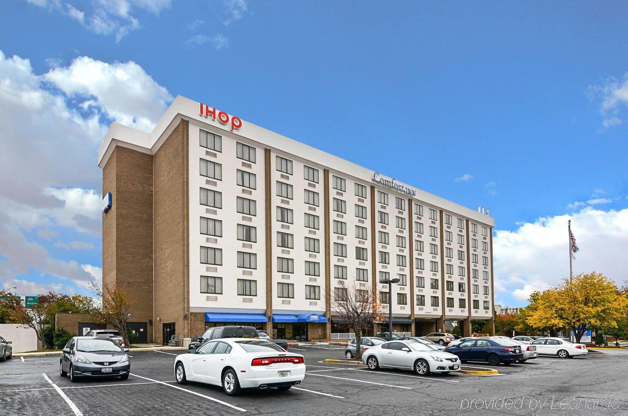 Hotel Fairfield & By Marriott West/mark Center 3*