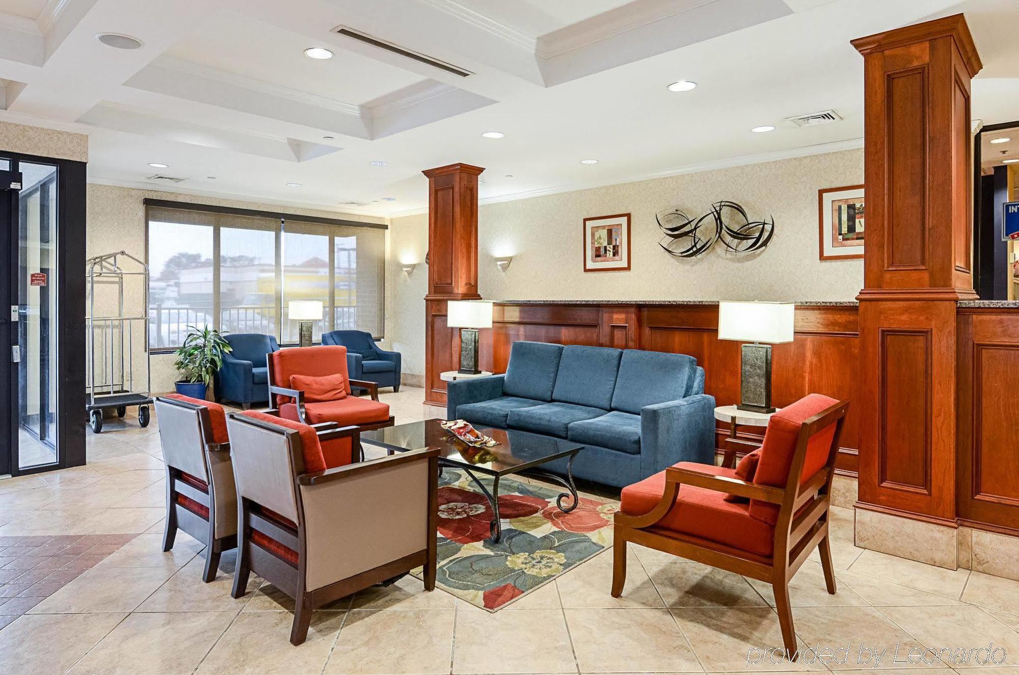 Fairfield & By Marriott West/mark Center 3*