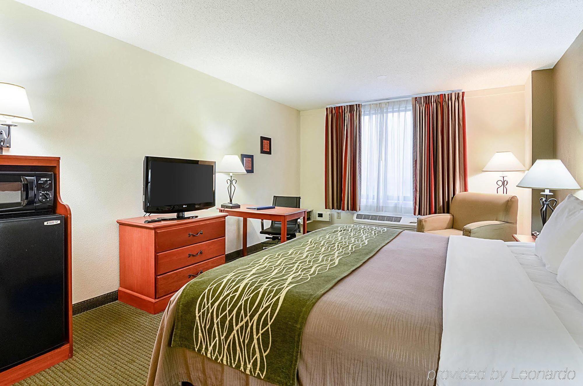 Fairfield & By Marriott West/mark Center 3*