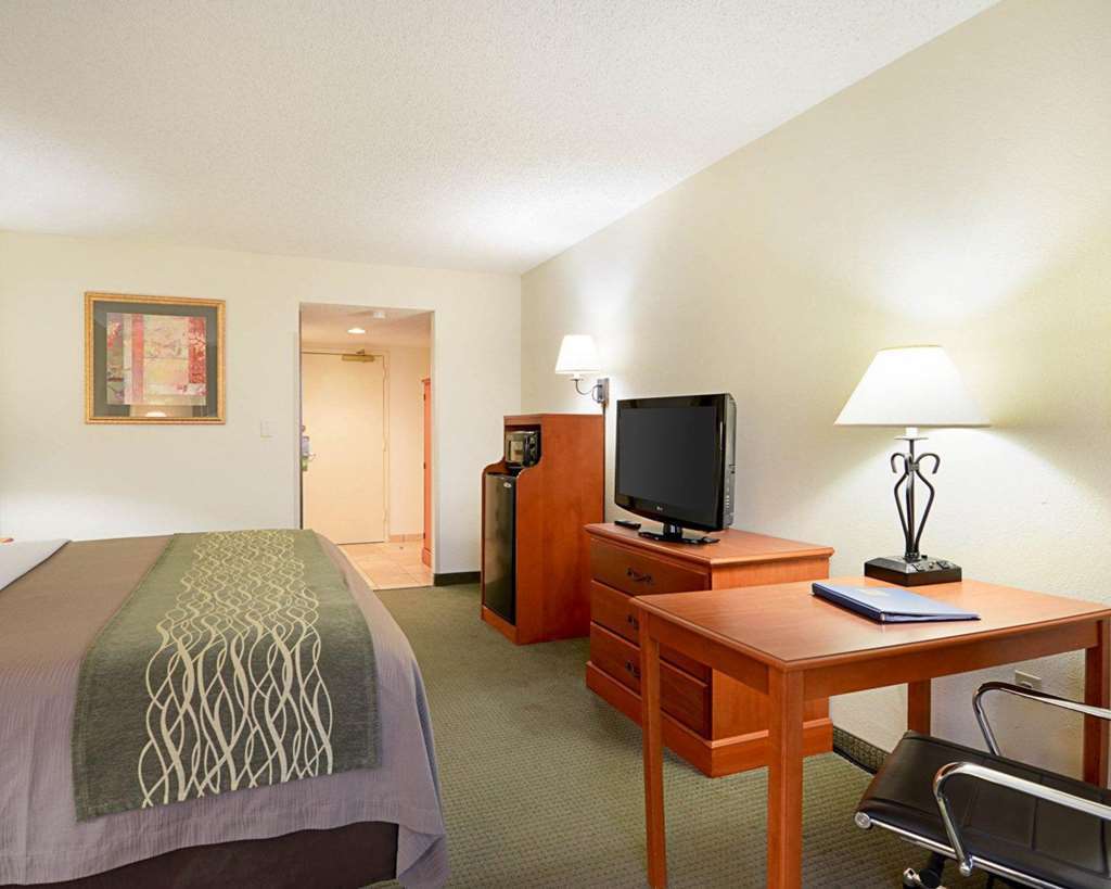 Fairfield & By Marriott West/mark Center 3*