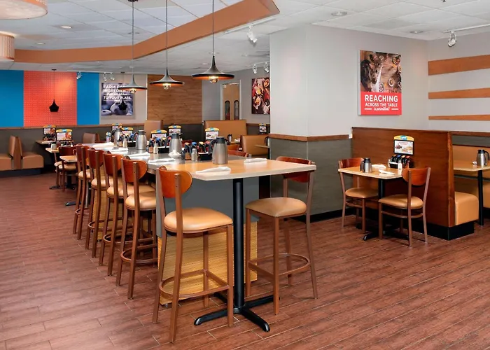 Fairfield Inn & Suites By Marriott Alexandria West/Mark Center