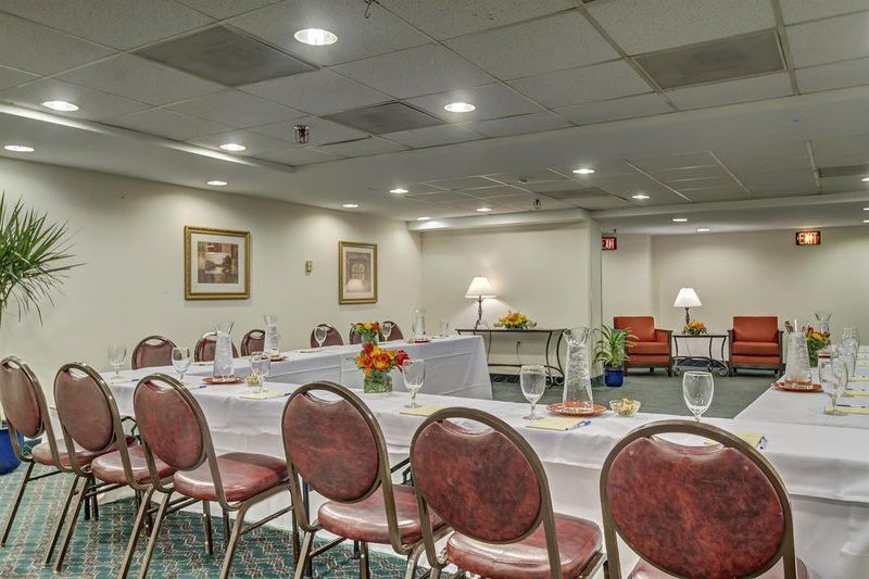 Fairfield & By Marriott West/mark Center Hotel Alexandria