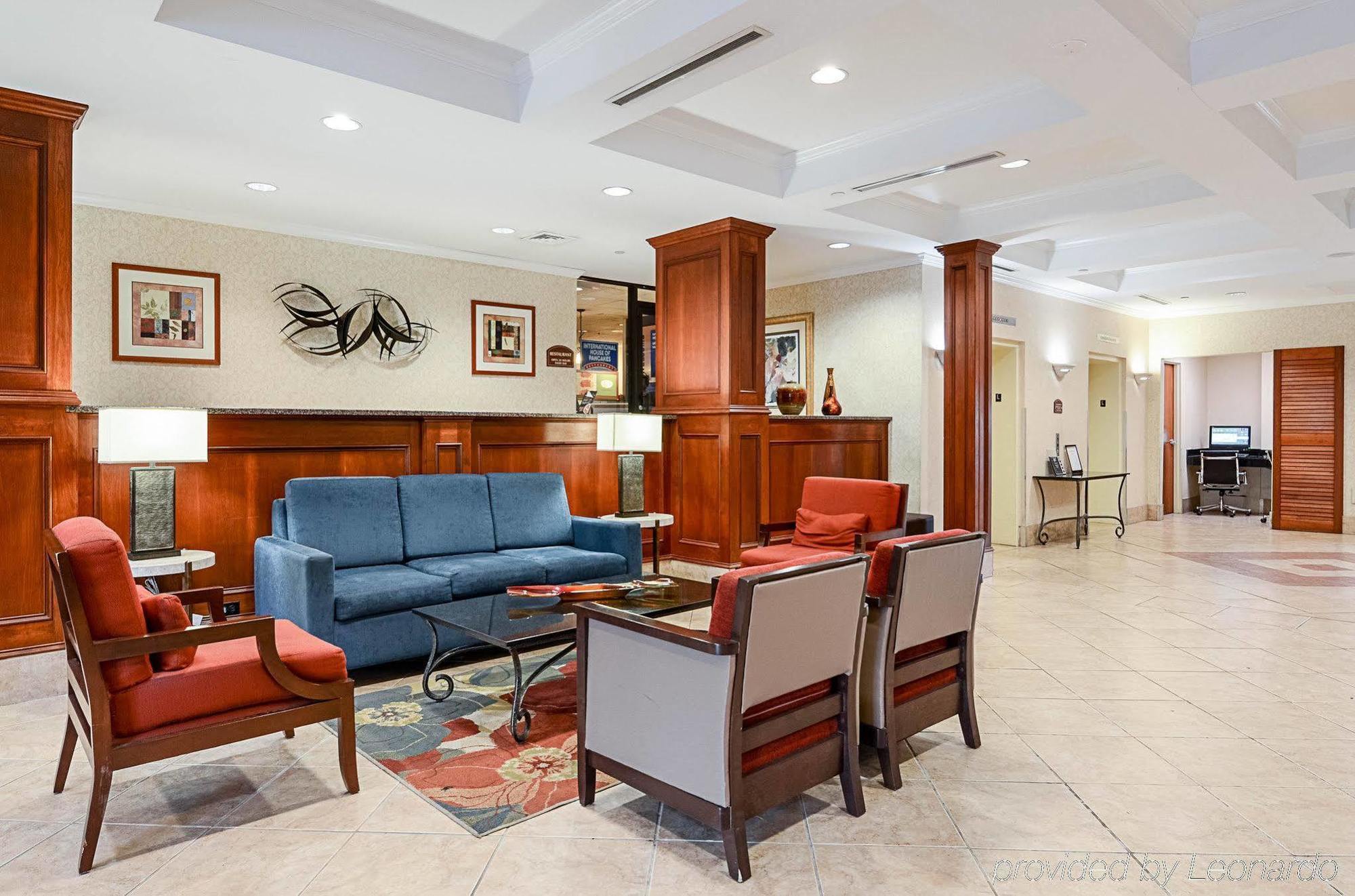 Fairfield & By Marriott West/mark Center 3*