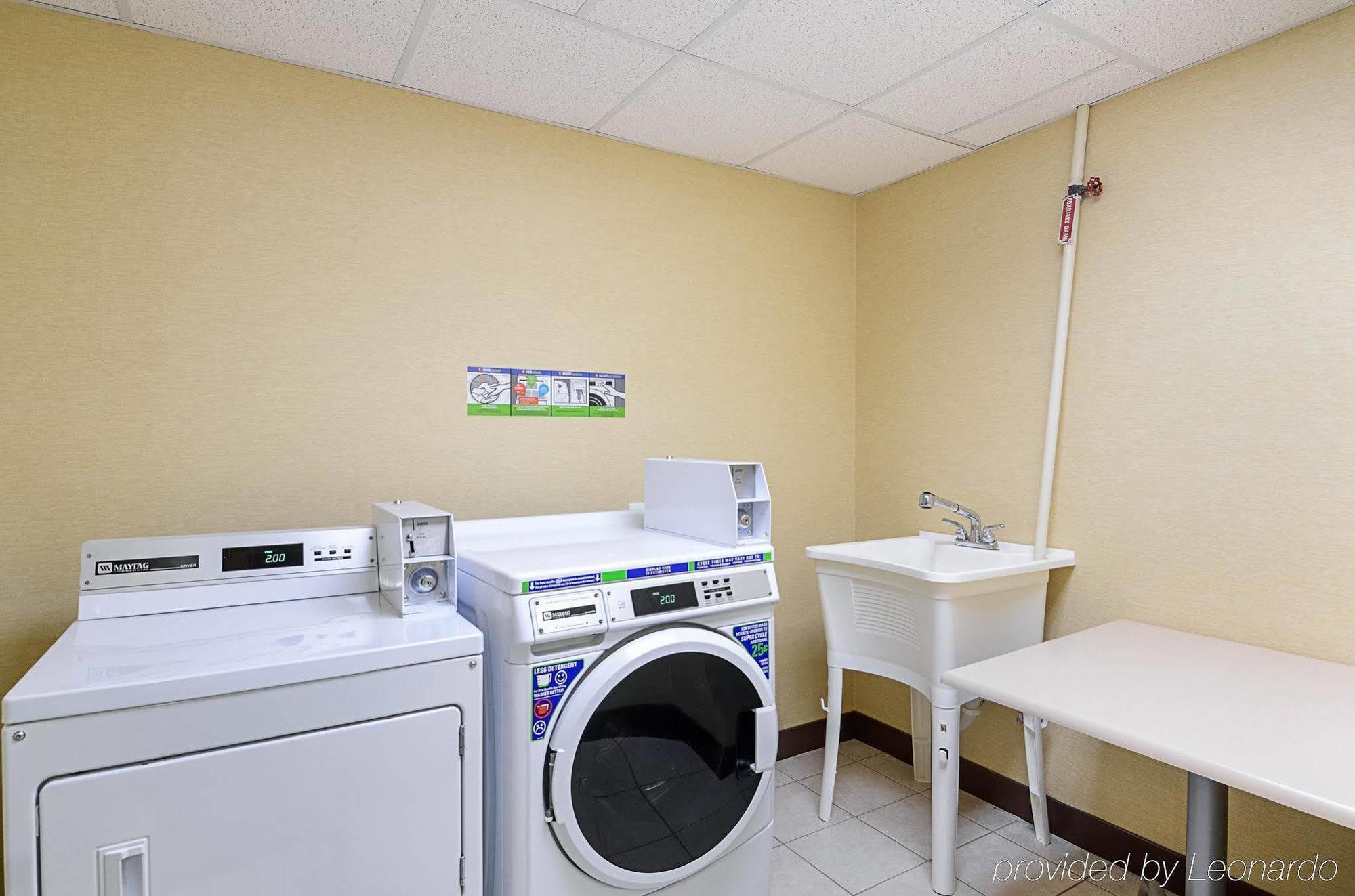 Hotel Fairfield & By Marriott West/mark Center 3*