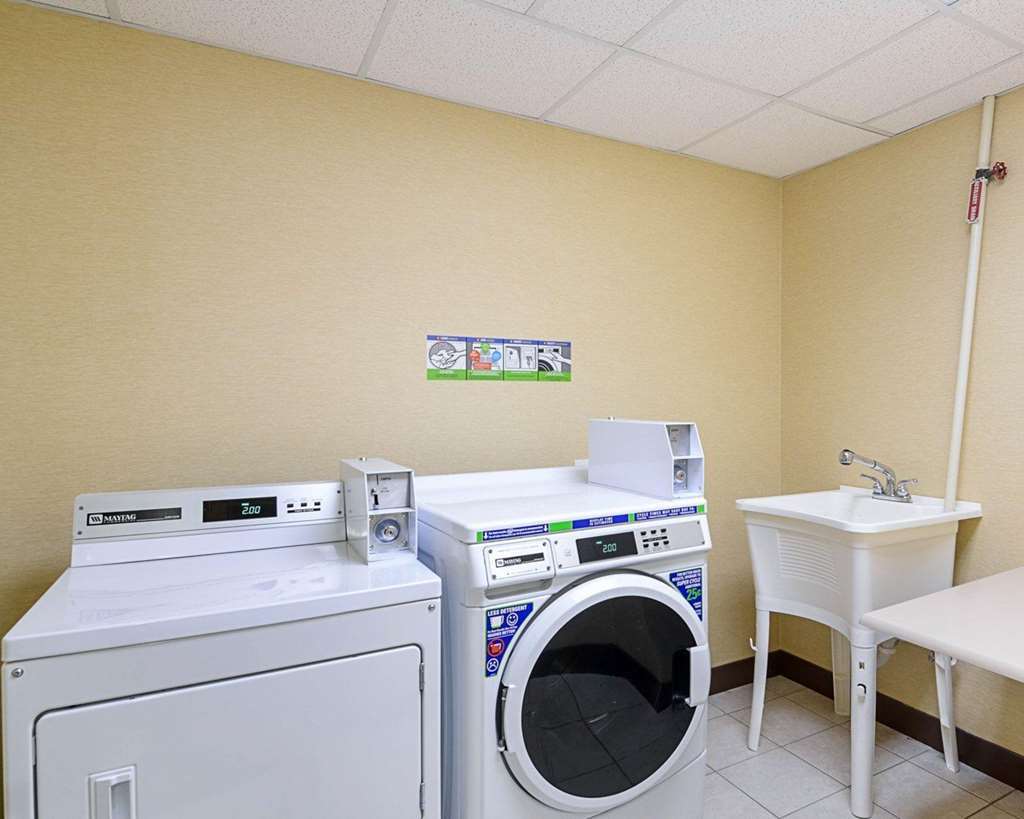 Hotel Fairfield & By Marriott West/mark Center 3*