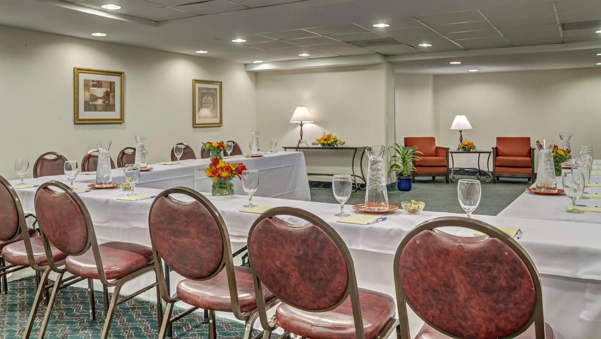 Fairfield & By Marriott West/mark Center 3* Alexandria